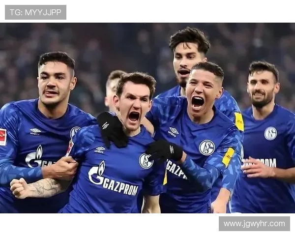 今日趣图：意甲独苗亚特兰大逆袭真蓝黑假闪耀引发热议